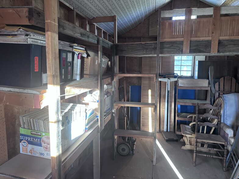 More Photos Of 860 W 4th St, Benson Flex For Sale