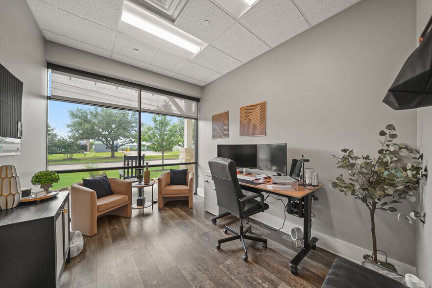 More Photos Of 4300 FM 2351 Rd, Friendswood Office For Lease