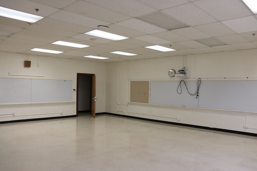 1901 N Kingshighway Blvd, Saint Louis, MO 63113 Schools For Sale