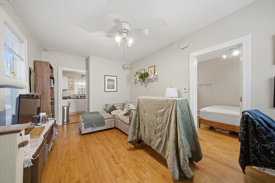 More Photos Of 2418 N Western Ave, Chicago Apartments For Sale