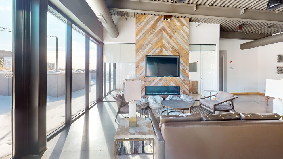 More Photos Of 322 S Green St, Chicago Office For Lease