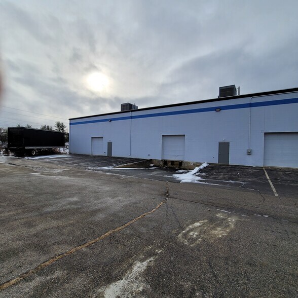 More Photos Of 1300 Jefferson Blvd, Warwick Showroom For Lease
