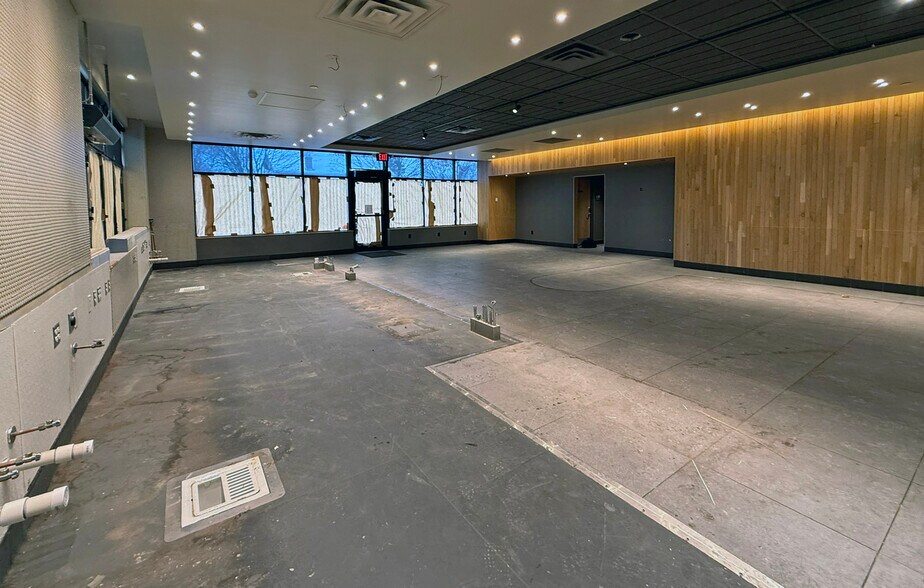 More Photos Of 300 Snelling Ave S, Saint Paul Storefront Retail Office For Lease