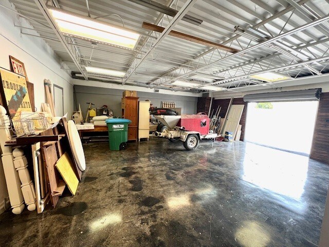 More Photos Of 2231-2235 Bruner Ln, Fort Myers Distribution For Sale