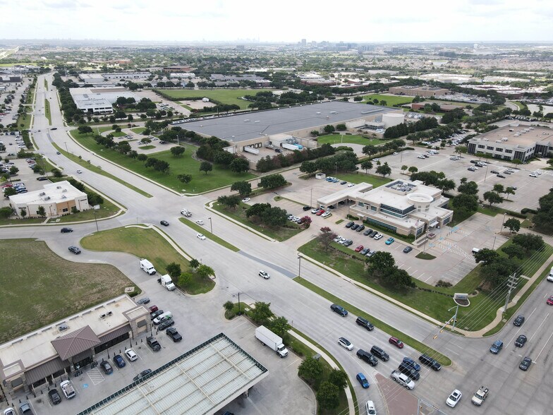 More Photos Of 8225 Bent Branch Dr, Irving Distribution For Sale