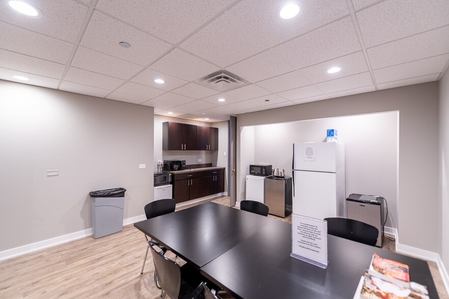 More Photos Of 180 N Michigan Ave, Chicago Office For Lease