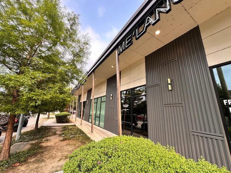 More Photos Of River Oaks Restaurant / Cafe, Houston Restaurant For Lease