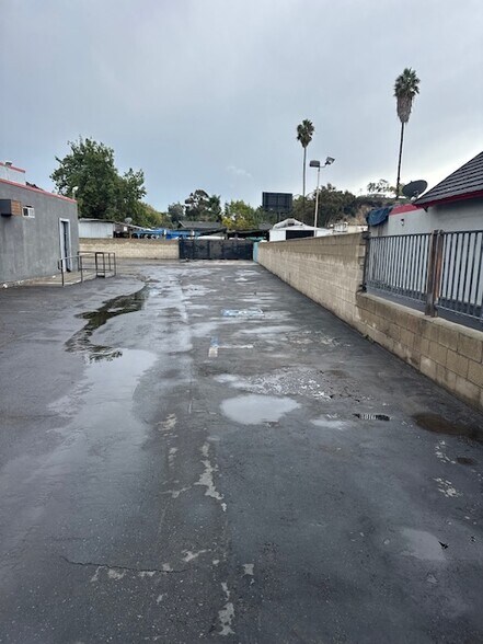 More Photos Of 6111 University Ave, San Diego Auto Dealership For Lease