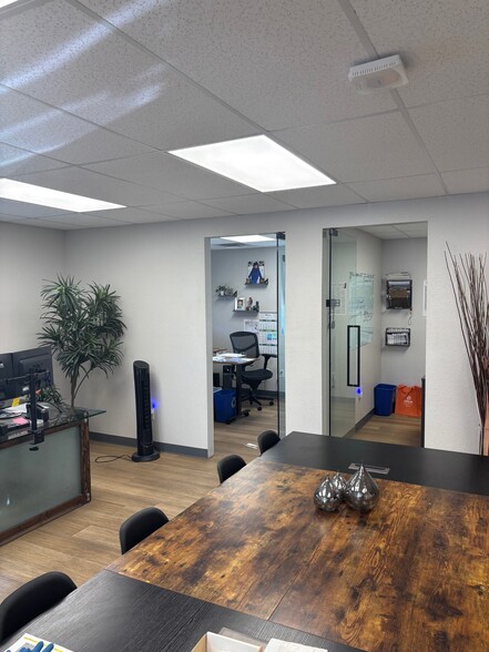 More Photos Of 995 W Iliff Ave, Denver Manufacturing For Lease