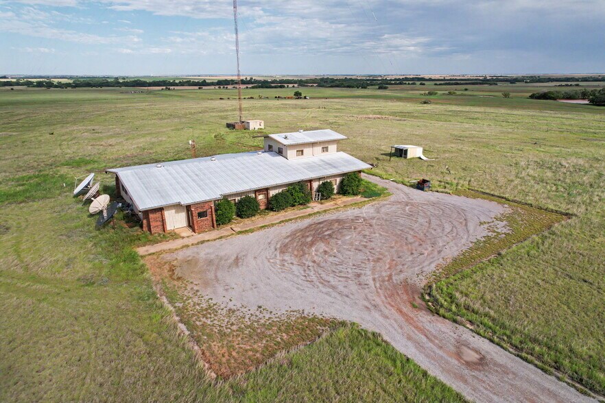 More Photos Of 1515 N Broadway, Hobart Industrial For Sale