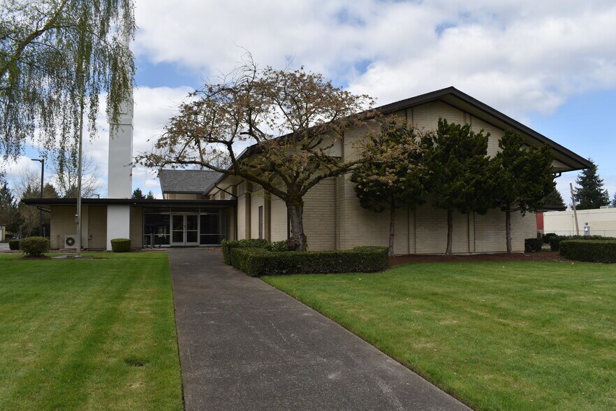 Primary Photo Of 625 M St NE, Auburn Specialty For Sale