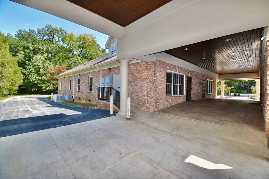 More Photos Of 209 Oil Well Rd, Jackson Healthcare For Lease