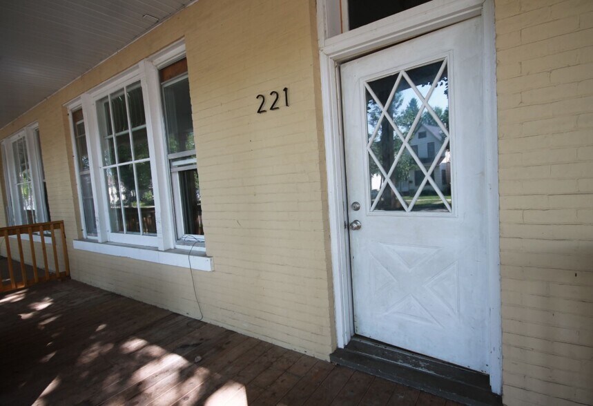 More Photos Of 217 Chestnut St, Grand Forks Apartments For Sale