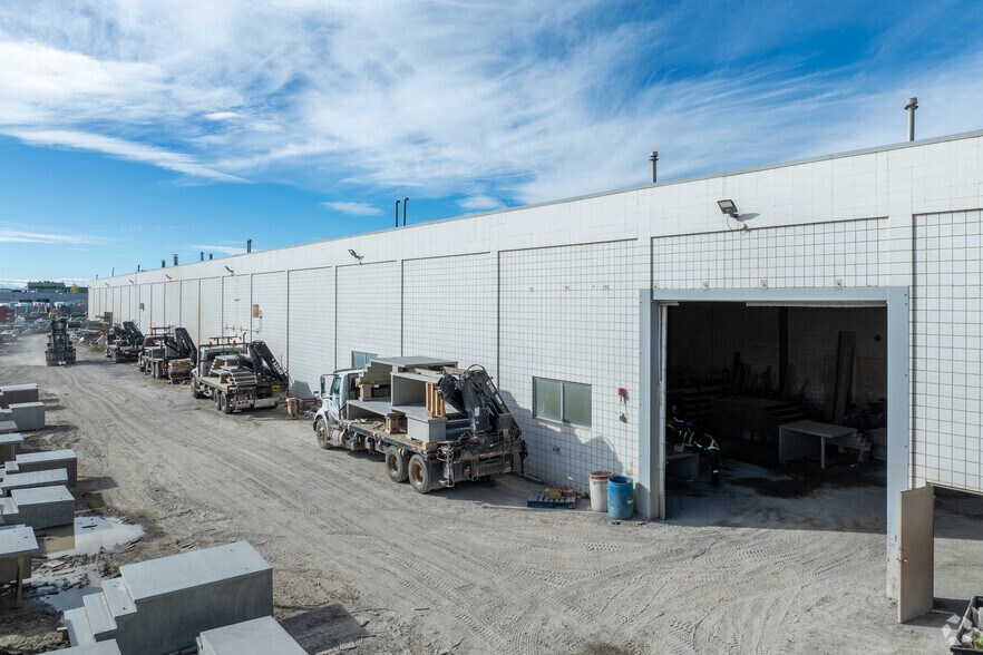 More Photos Of 8615 48th St SE, Calgary Warehouse For Sale