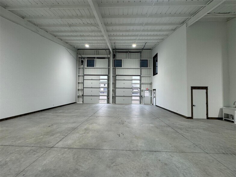 More Photos Of 2720 Ranger Hwy, Weatherford Light Distribution For Lease