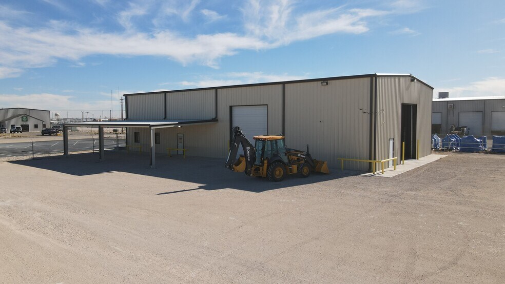 More Photos Of 2605 French dr, Hobbs Industrial For Lease