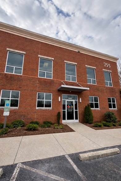 More Photos Of 755 Highland Oaks Dr, Winston-Salem Medical For Lease