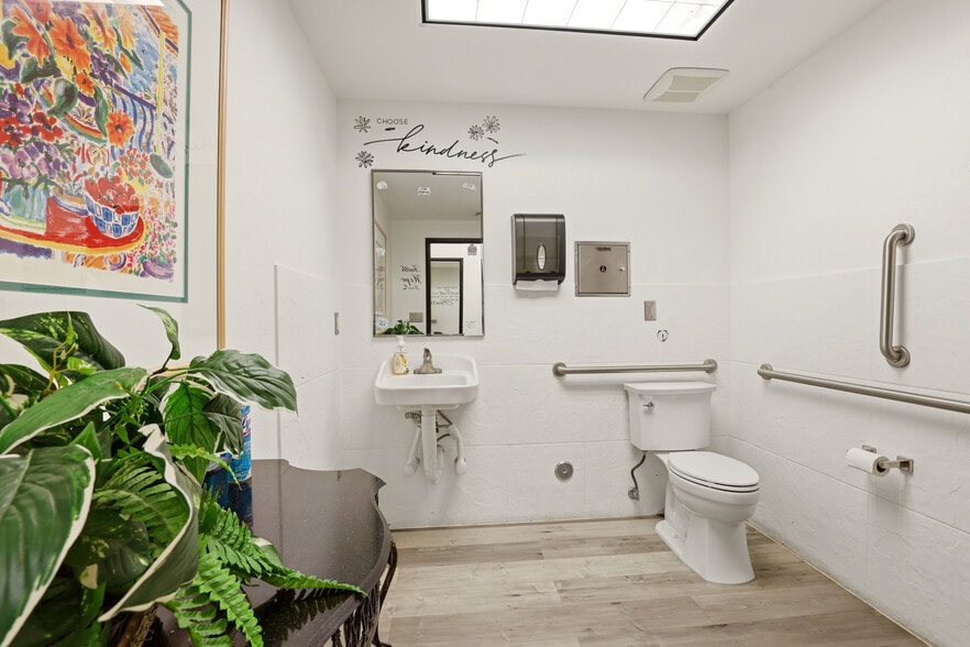 More Photos Of 2648 N Campbell Ave, Tucson Medical For Sale