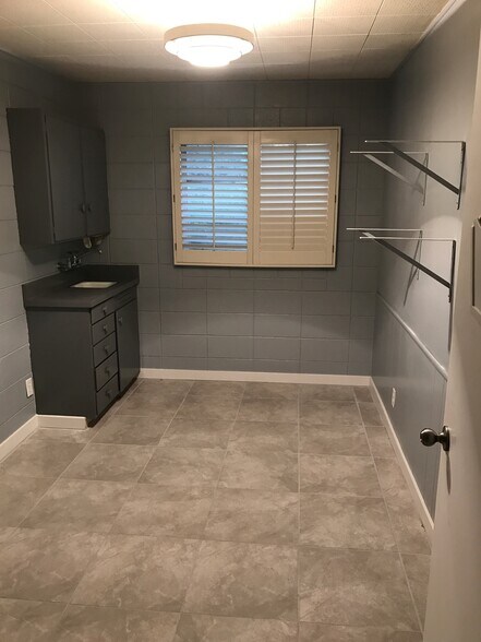 More Photos Of 400 S Fairmont Ave, Lodi Office For Lease