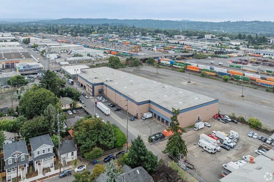 More Photos Of 4409 SE 24th Ave, Portland Warehouse For Sale