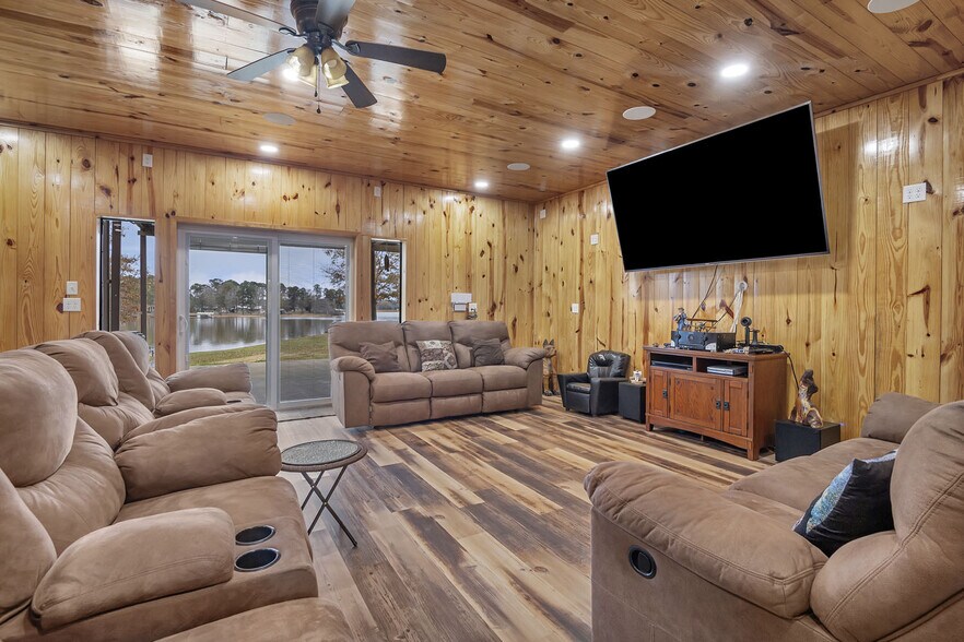 More Photos Of 111 Cypress Bay dr, Milam Specialty For Sale