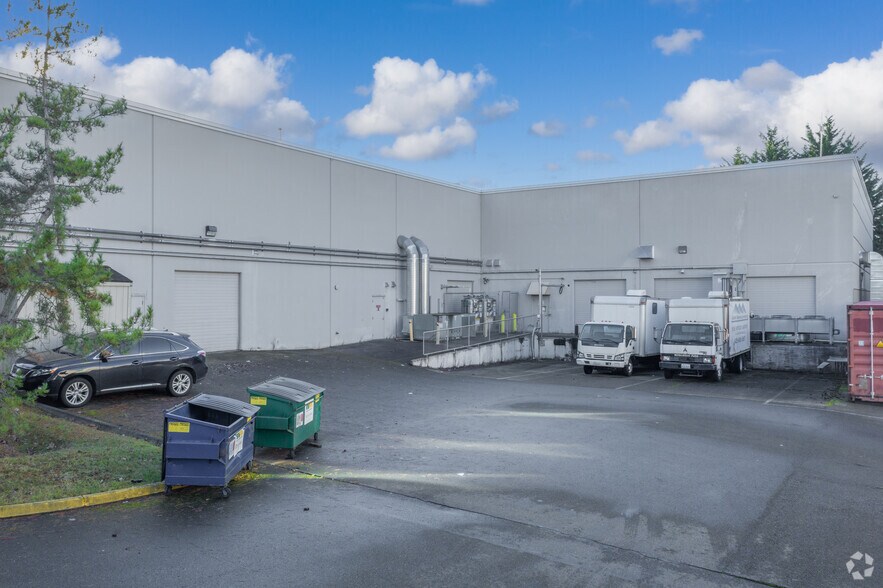 More Photos Of 6640 185th Ave NE, Redmond Light Manufacturing For Lease