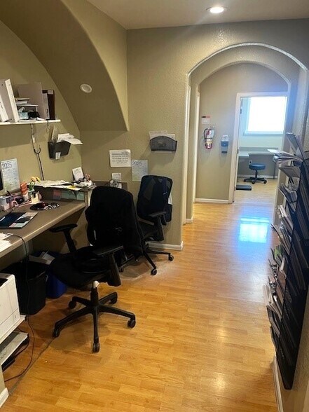 More Photos Of 7386 Barlite Blvd, San Antonio Medical For Sale