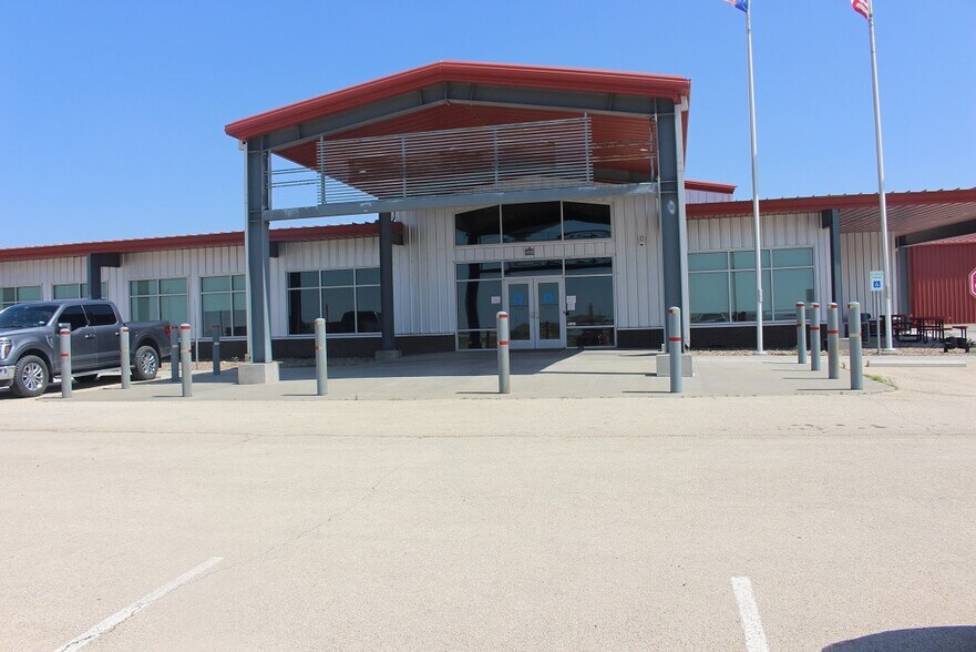 Primary Photo Of 5735 SW 7000, Andrews Industrial For Sale