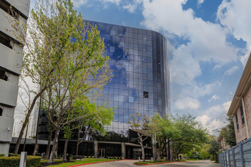 More Photos Of 1800 Bering Dr, Houston Office For Lease