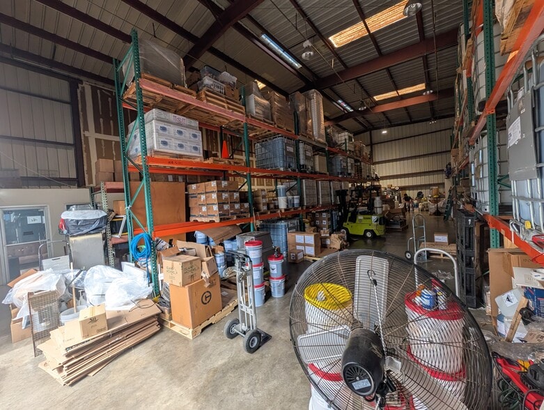 More Photos Of 99-1225 Waiua Pl, Aiea Warehouse For Lease