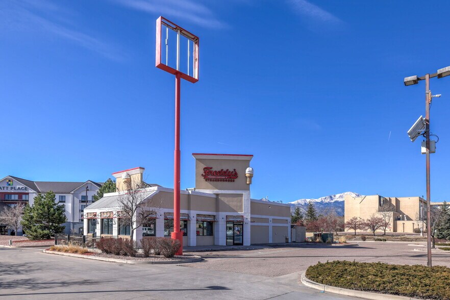 More Photos Of 511 Garden of the Gods Rd, Colorado Springs Fast Food For Sale