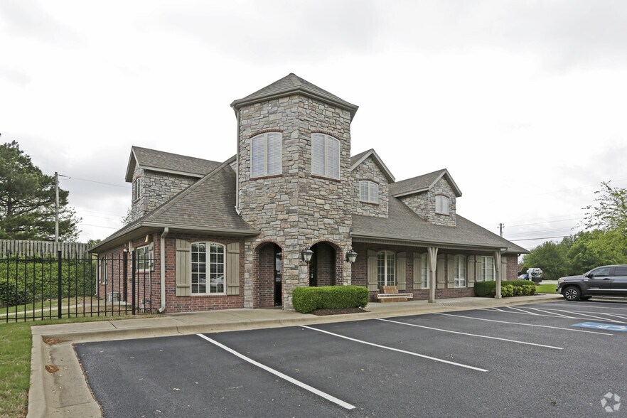 More Photos Of 1441 W Pleasant Grove Rd, Rogers Self Storage For Lease