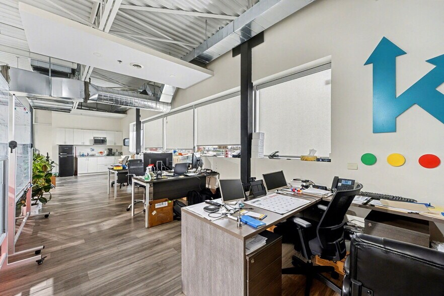 More Photos Of 20 Lightbeam Ter, Brampton Warehouse For Sale