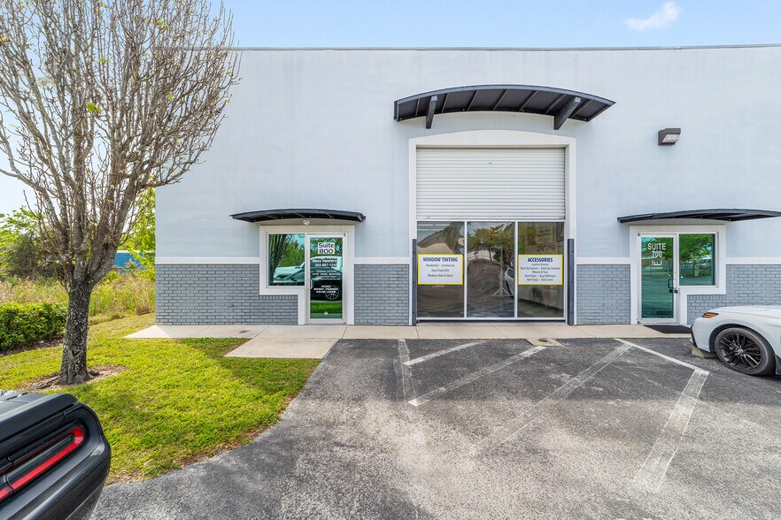 More Photos Of 1521 SW 12th Ave, Ocala Distribution For Sale