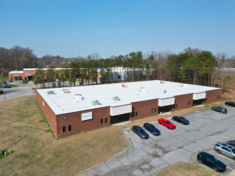 Primary Photo Of 615 Alton Pl, High Point Warehouse For Lease