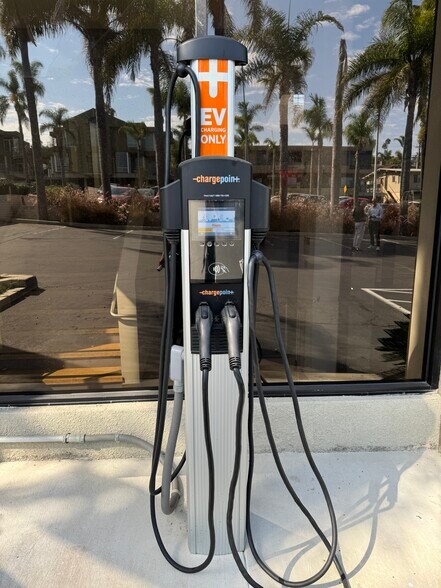 More Photos Of 131 Aberdeen Dr, Cardiff By The Sea Office For Lease