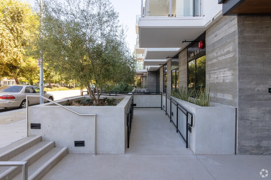 More Photos Of 12444 Chandler Blvd, North Hollywood Apartments For Lease