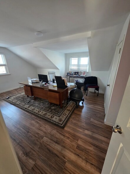 More Photos Of 6864 E Genesee St, Fayetteville Office Residential For Lease