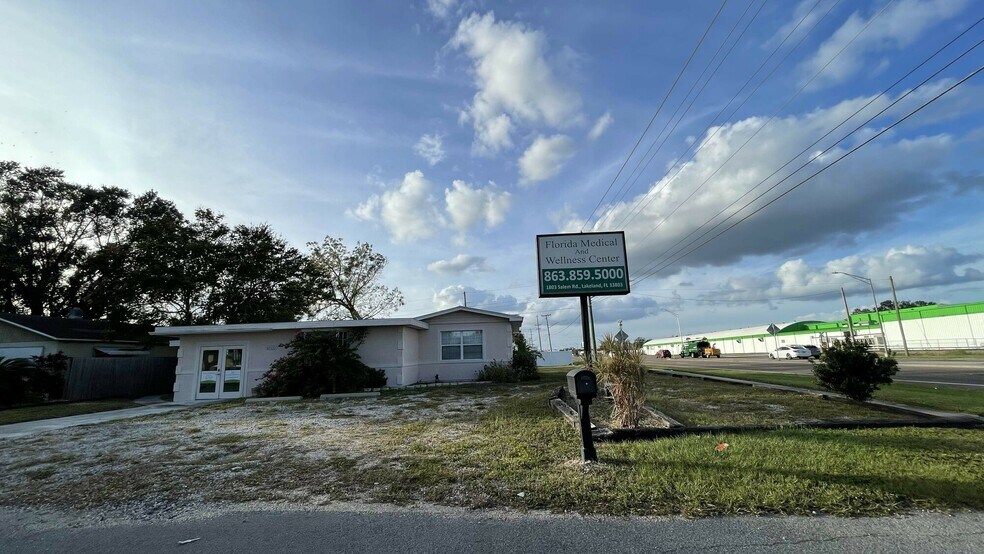 More Photos Of 1803 Salem Rd, Lakeland Medical For Sale