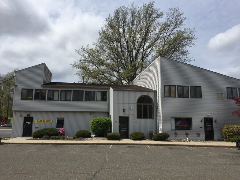 More Photos Of 522 Route 18, East Brunswick Medical For Lease
