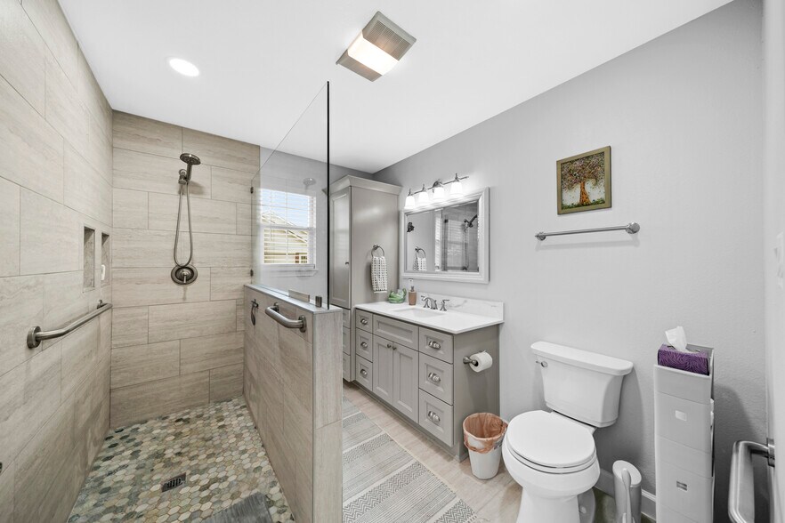 More Photos Of 3027 Poppy St, Needville Apartments For Sale