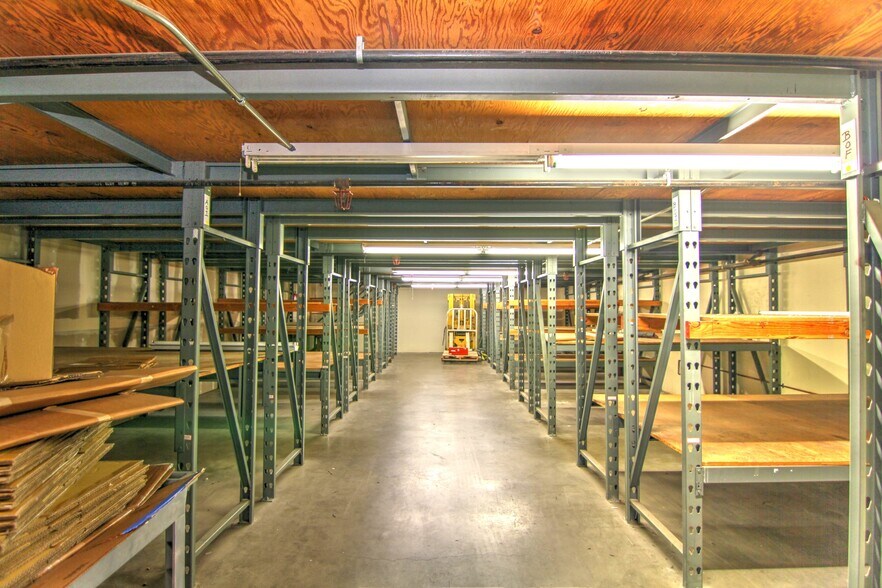 More Photos Of 4125 Market St, Ventura Light Manufacturing For Sale