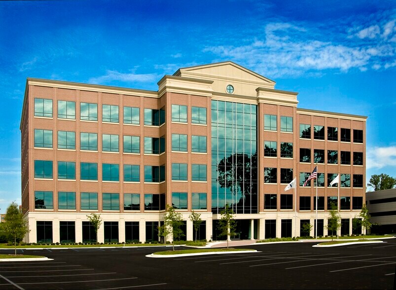 More Photos Of 272 Bendix Rd, Virginia Beach Unknown For Lease
