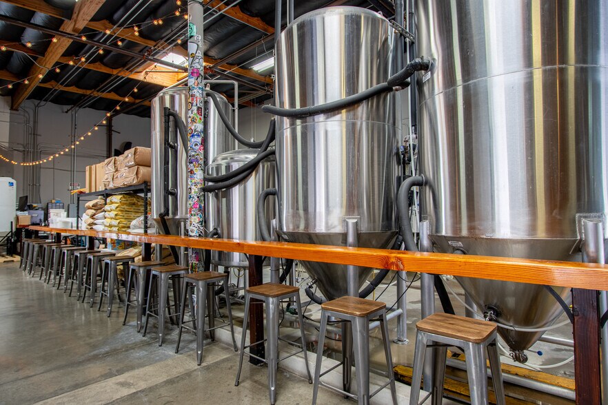 More Photos Of 41537 Cherry St, Murrieta Warehouse For Sale