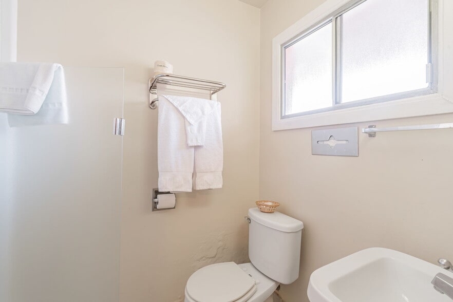 More Photos Of 7525 Mission St, Daly City Hotel For Sale