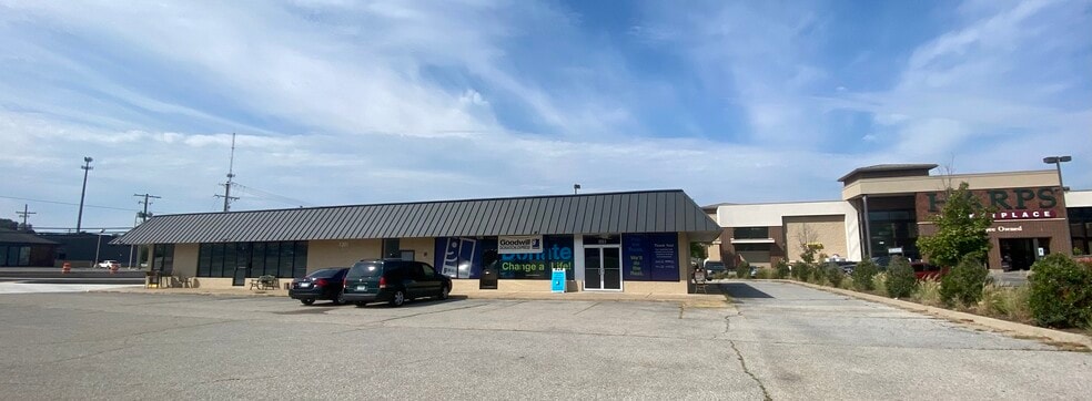 More Photos Of 1201 N Walton Blvd, Bentonville Convenience Store For Lease