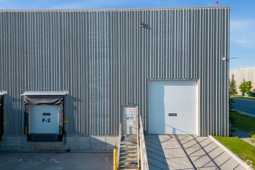 More Photos Of 10760 25th St NE, Calgary Warehouse For Lease