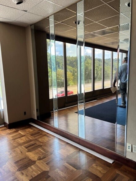 More Photos Of 1012 Kanawha Blvd, Charleston Office For Lease