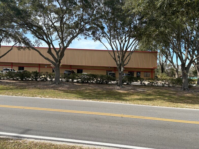 More Photos Of 400 Central Park, Sanford Warehouse For Sale