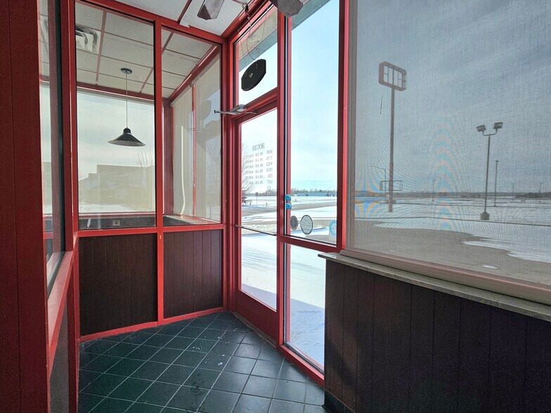 More Photos Of 855 W Cook St, Manteno Restaurant For Sale